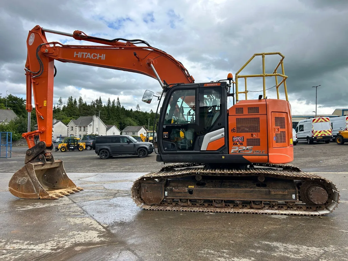 2022 Hitachi ZX225 Only 2700Hrs - MULLANS - Image 2