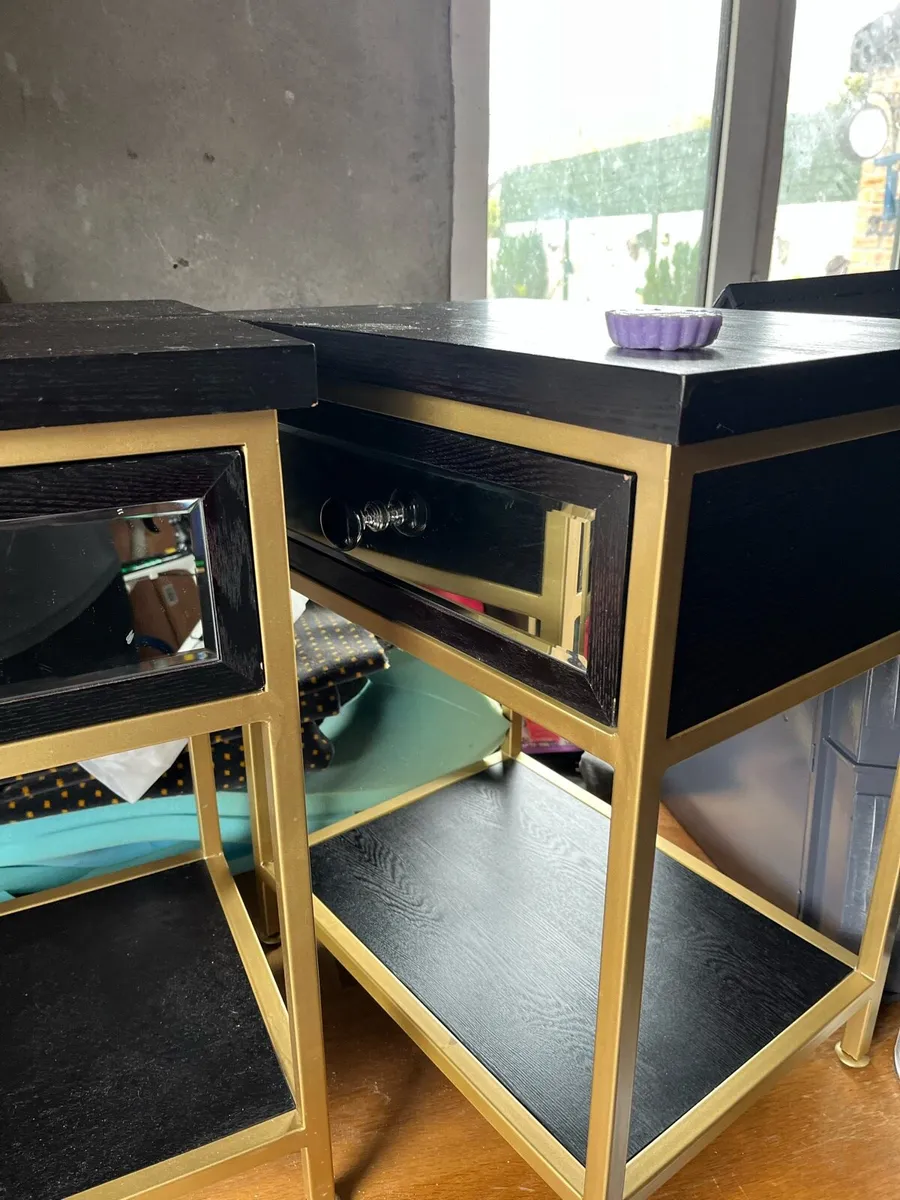 Two Bedside Lockers - Image 4