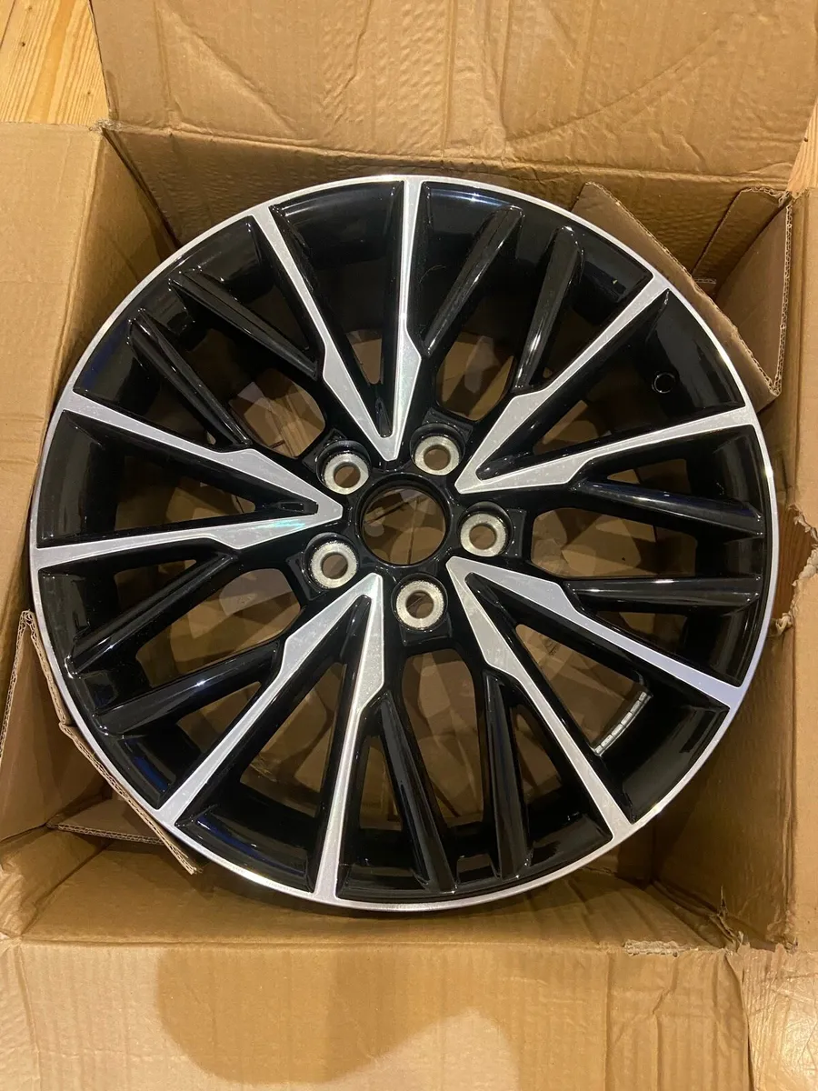 4x Toyota Alloys - Image 1