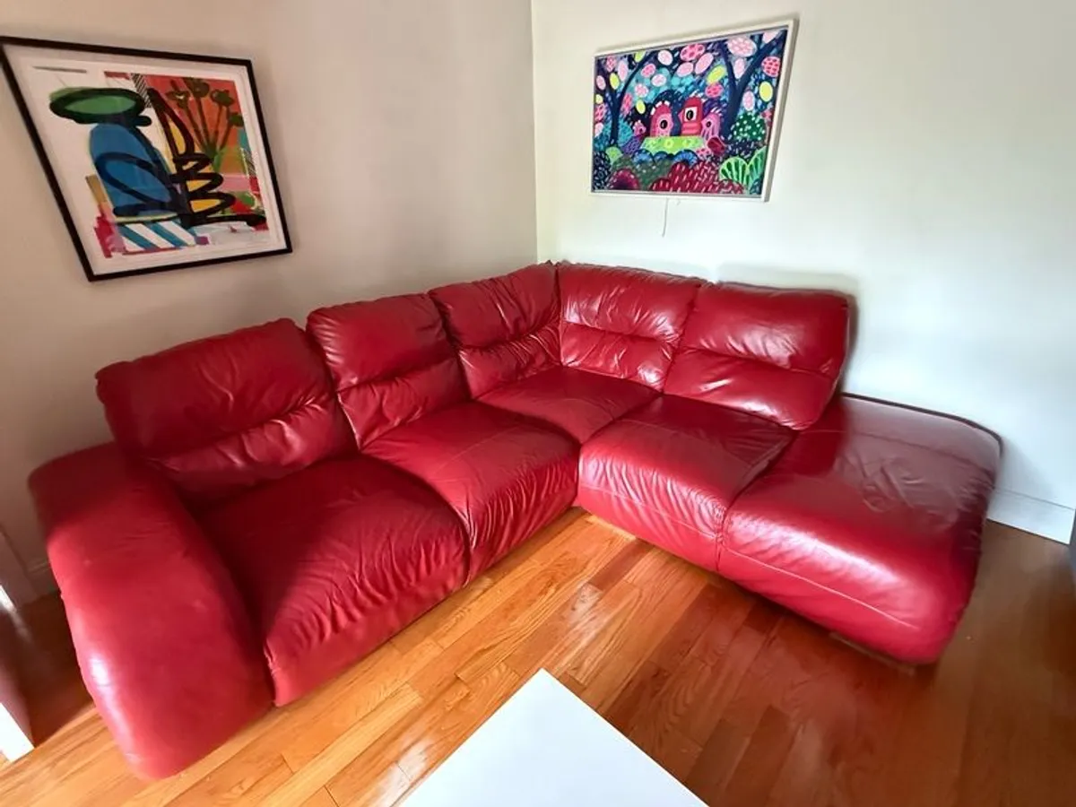 Leather corner suite and armchair - great condition - Image 1