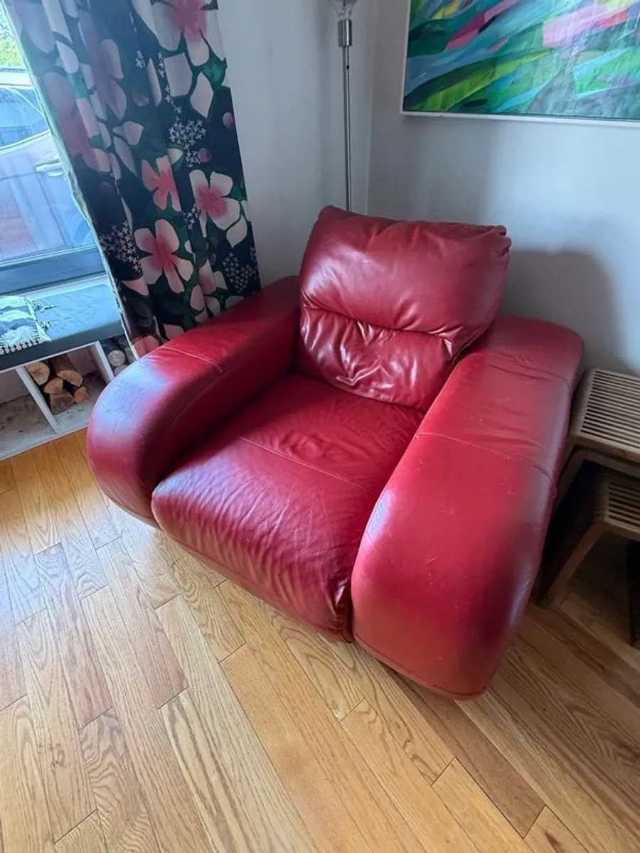Leather corner suite and armchair - great condition - Image 3