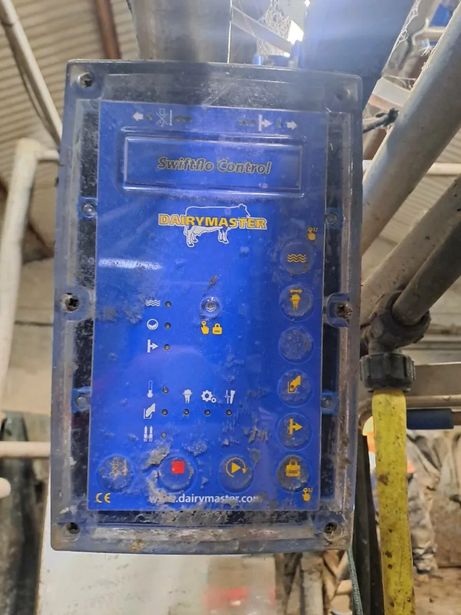 8 Unit Dairymaster - Image 3