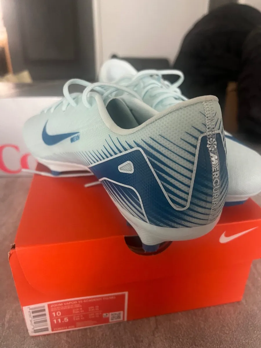 Football boots - Image 3