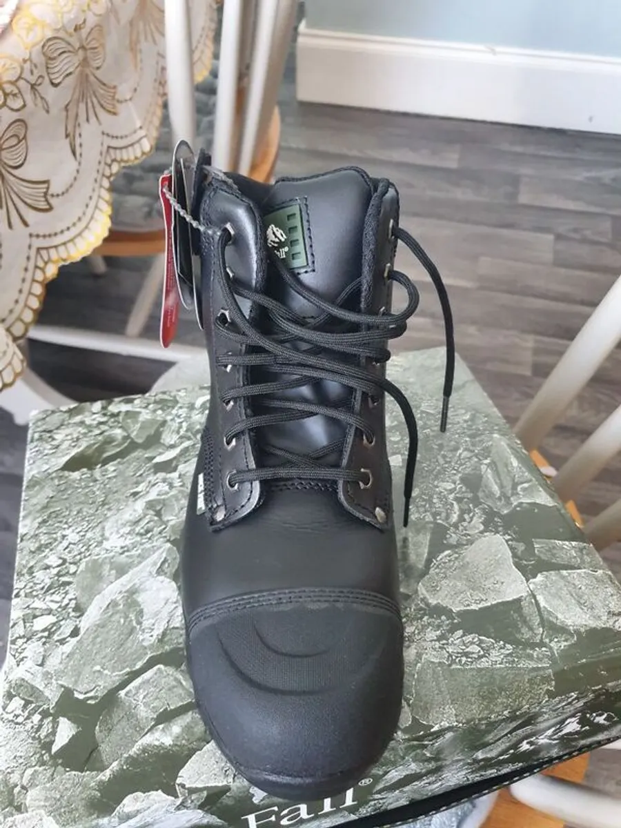 men's working boots - Image 1