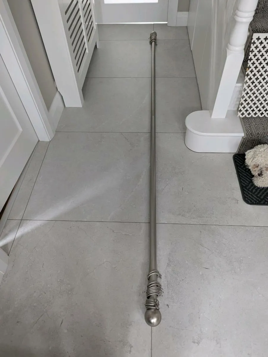 Curtain rails - Image 1