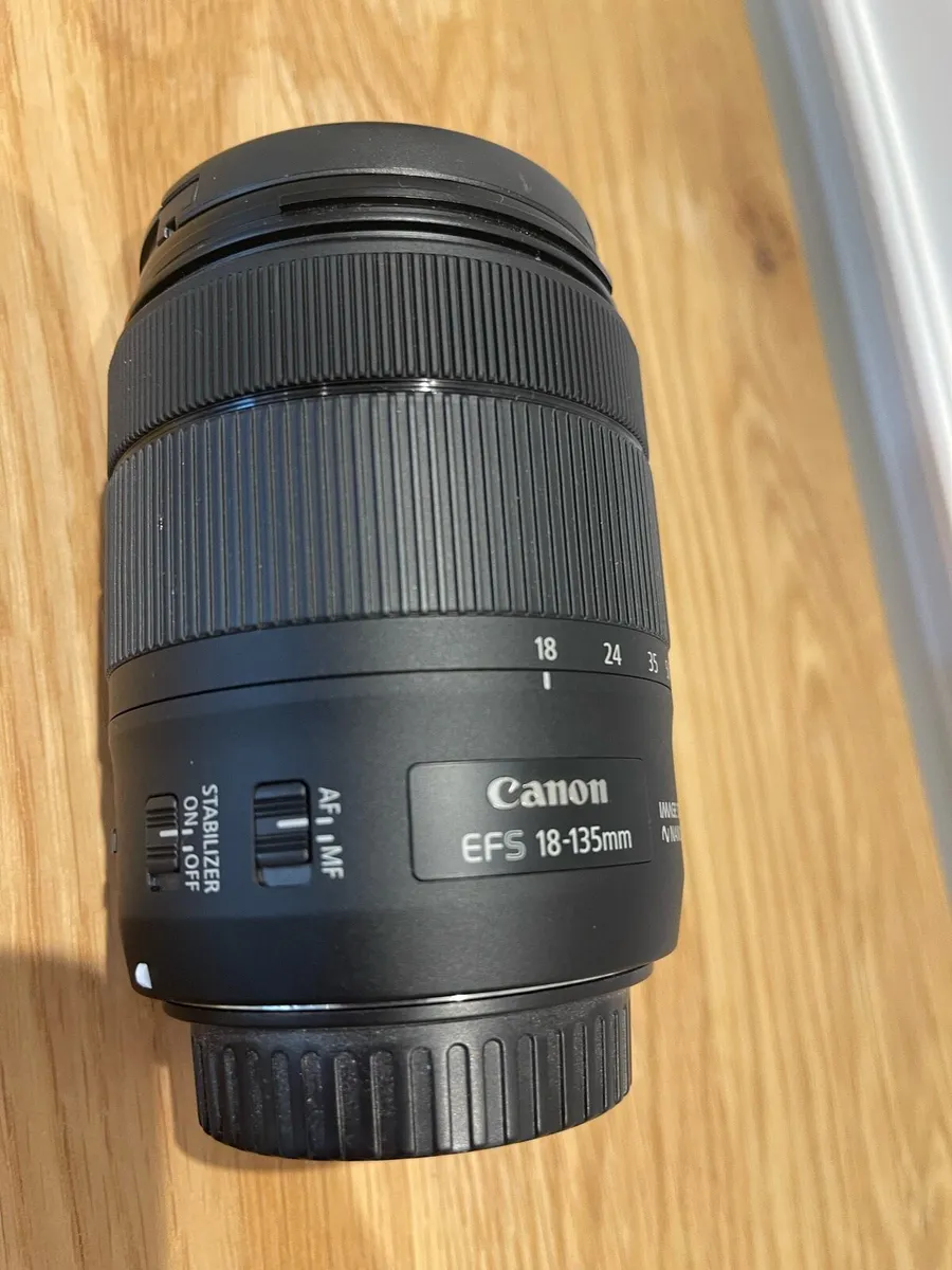 Canon EF-S 18-135mm Camera lense - Image 1