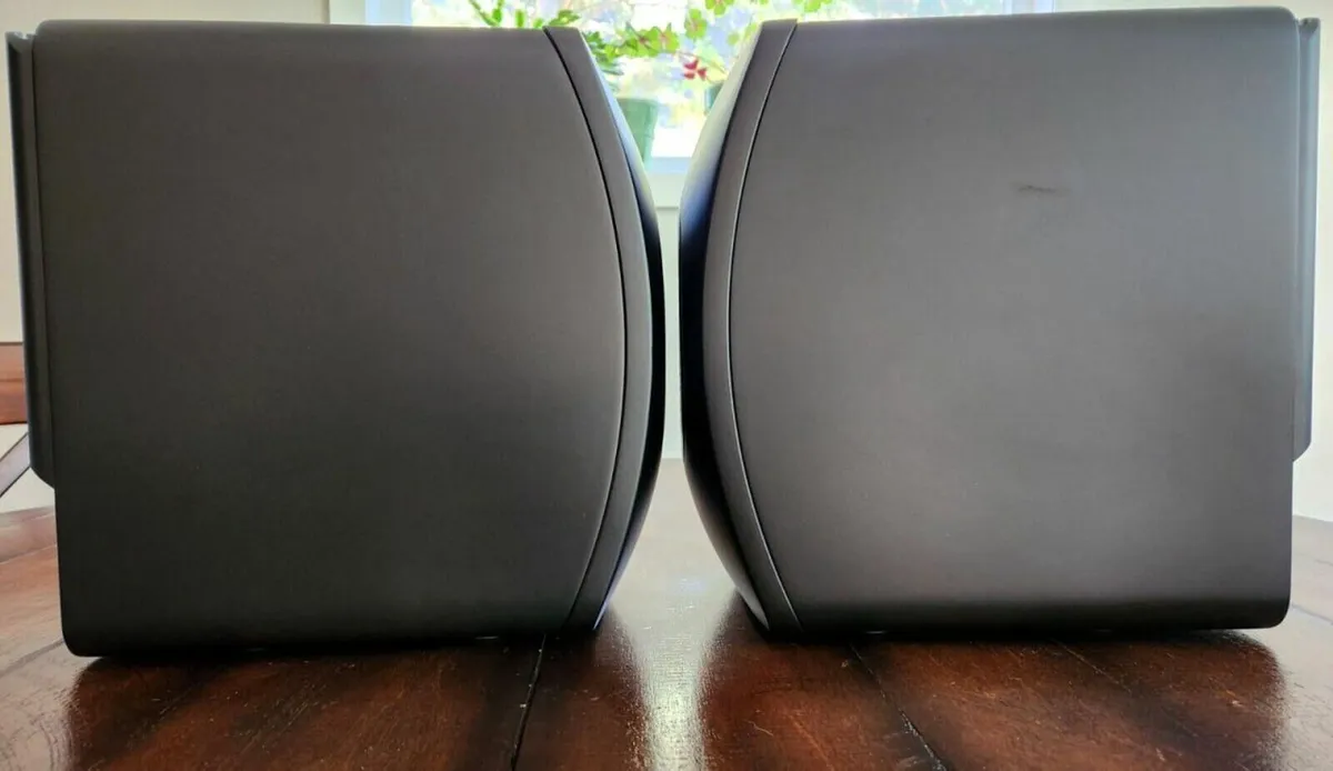 KEF LS50 Wireless II Speakers Like New - Image 2
