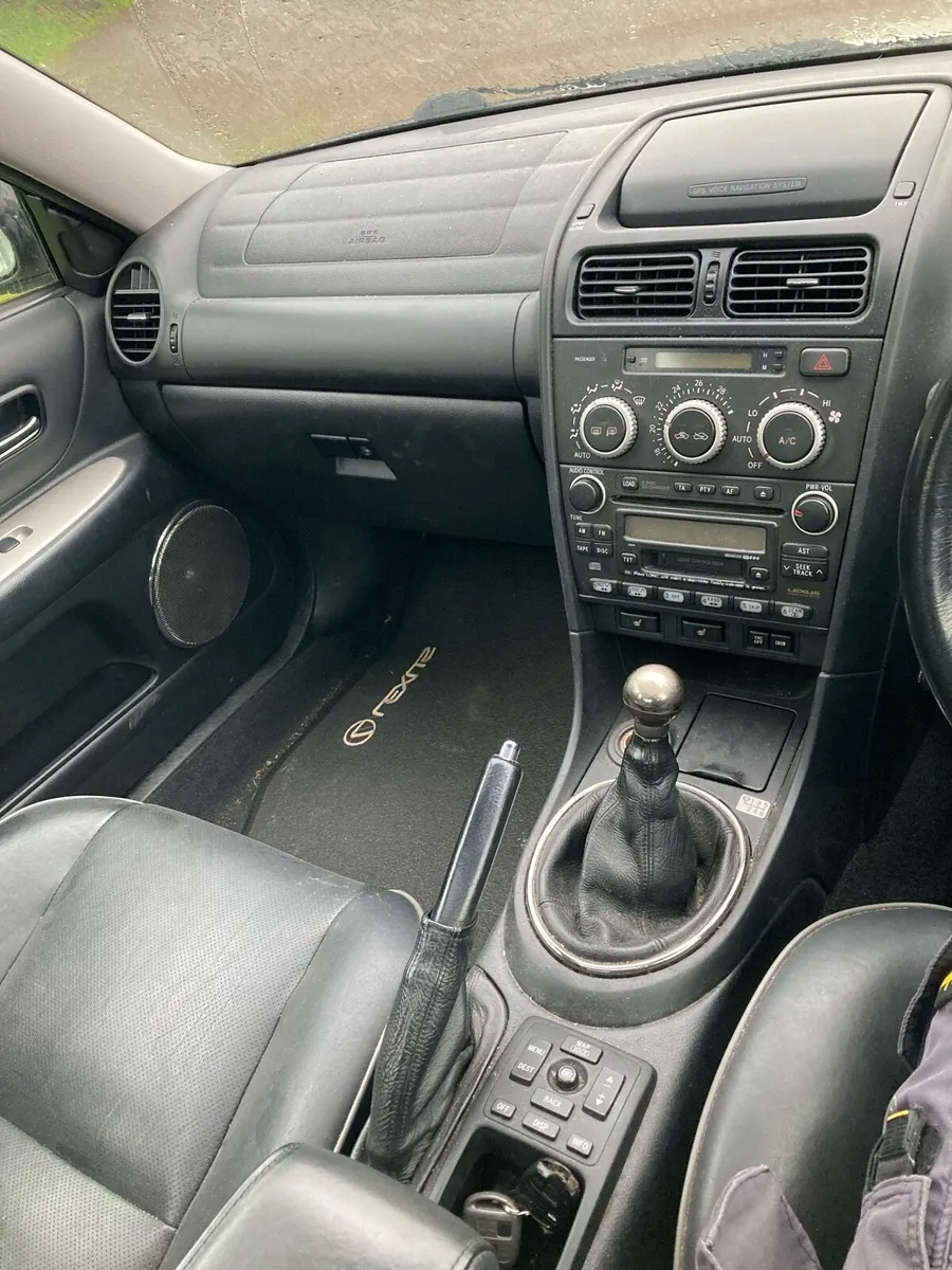 Lexus IS 200 - Image 3