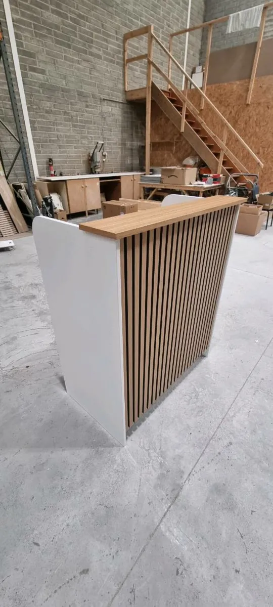 Reception desk - Image 1