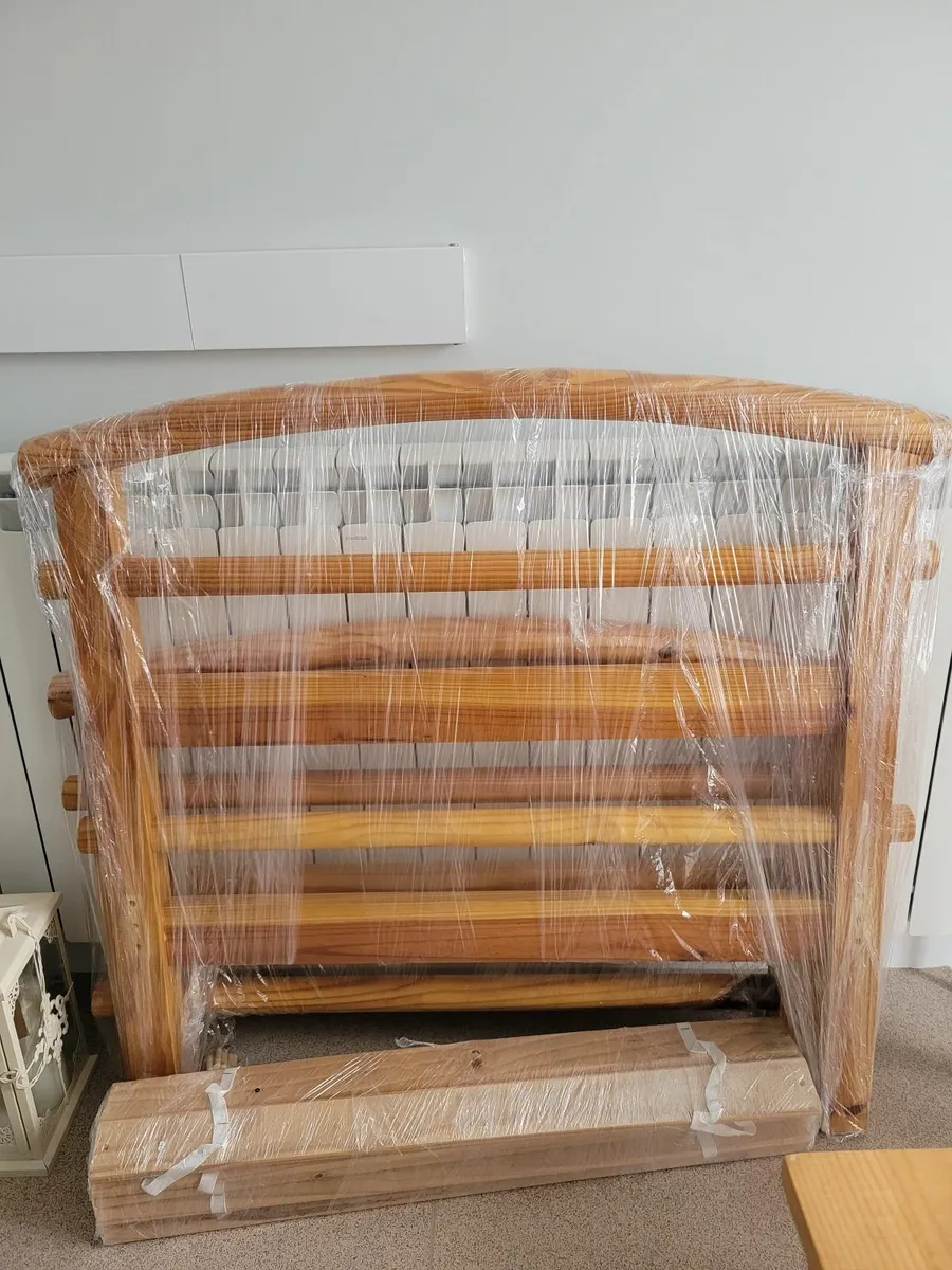 Single bed - Image 2