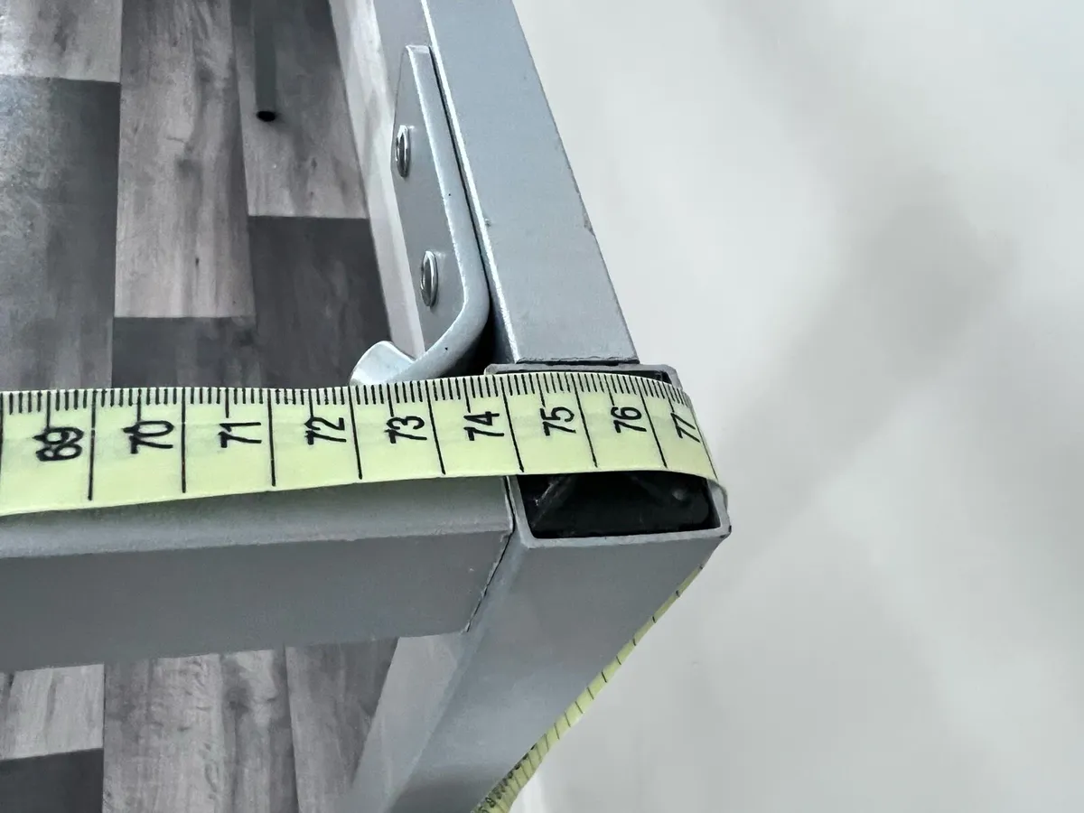 Very sturdy table desk - Image 2