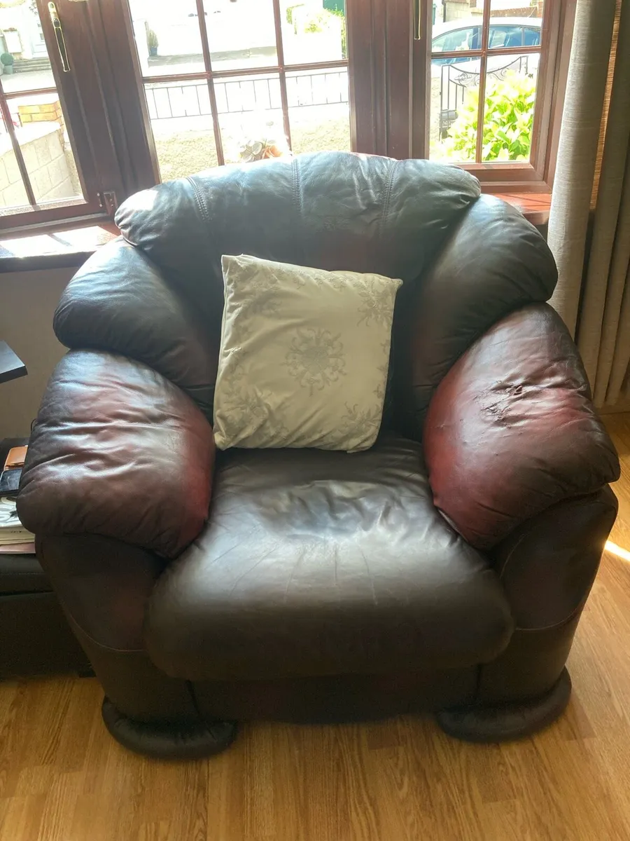 Leather sofa - Image 2
