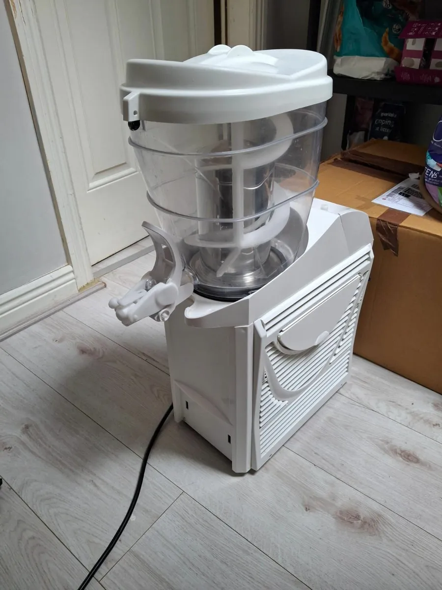 , coffe machine and 2 milkshake - Image 4
