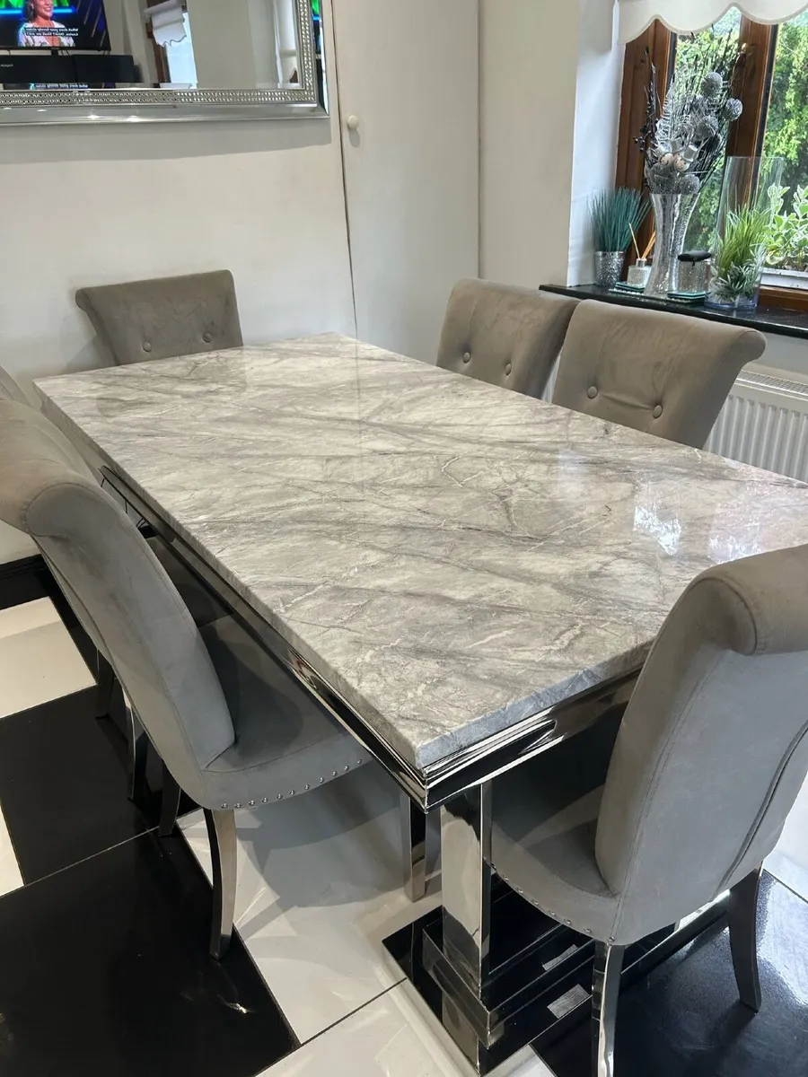 Kitchen Table - Image 1