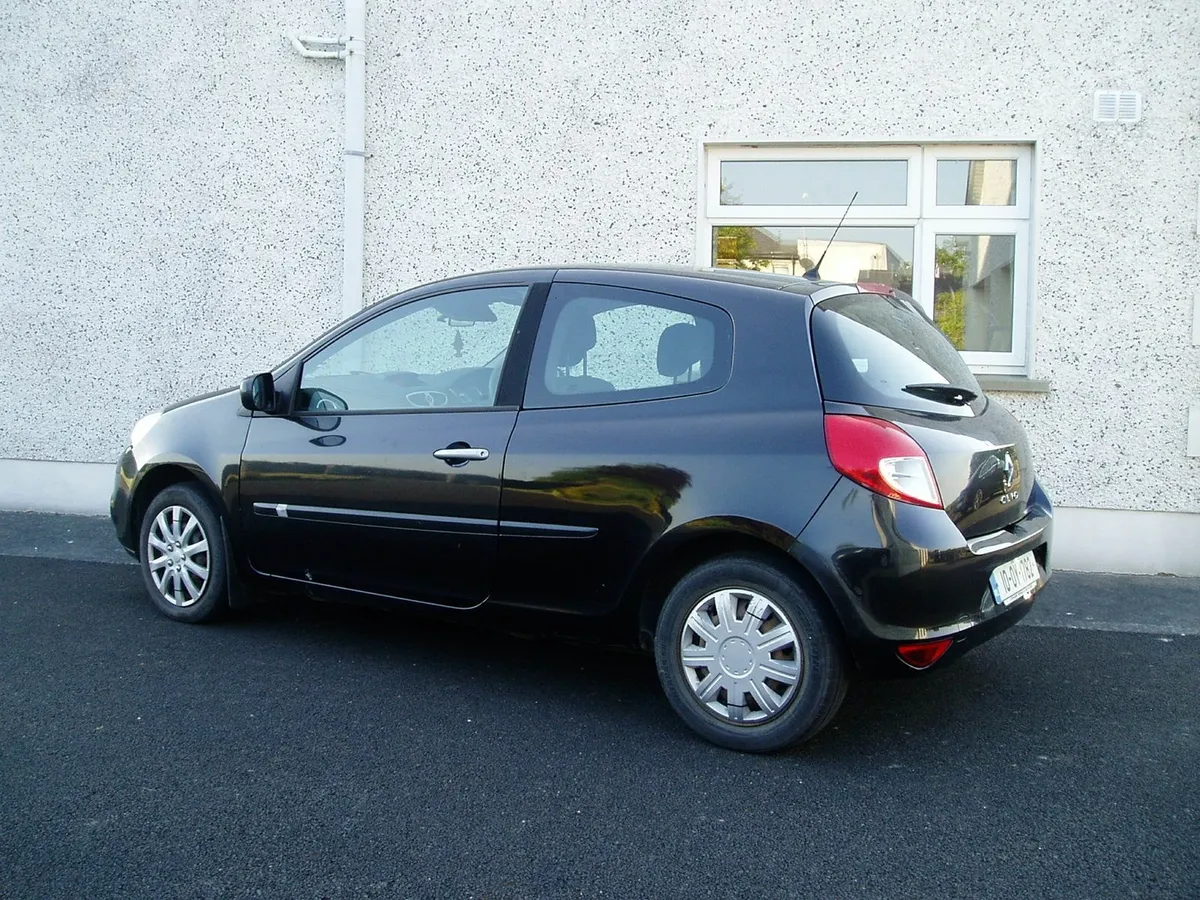 2010 Clio 1.1 petrol, NCT to August 2026 - Image 3