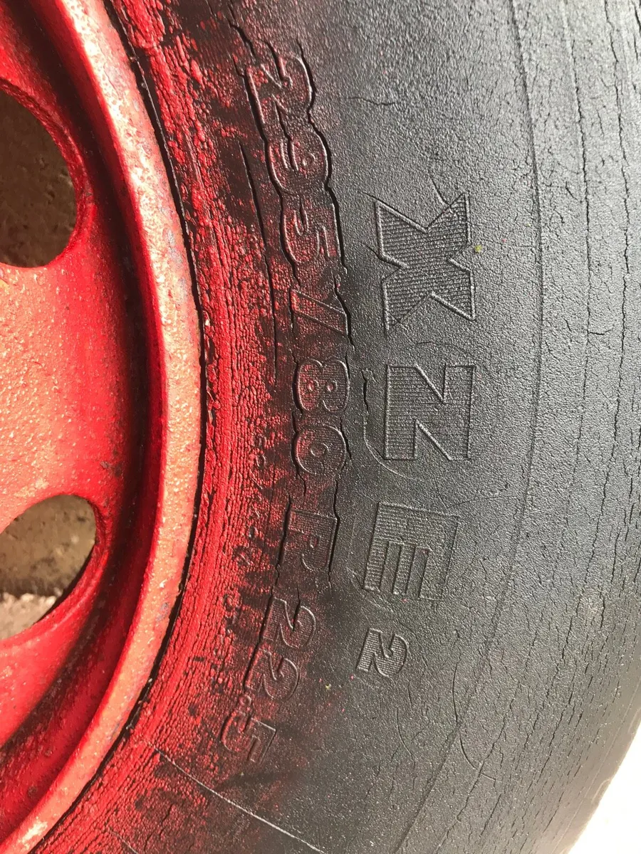 10 stud wheels - Image 2