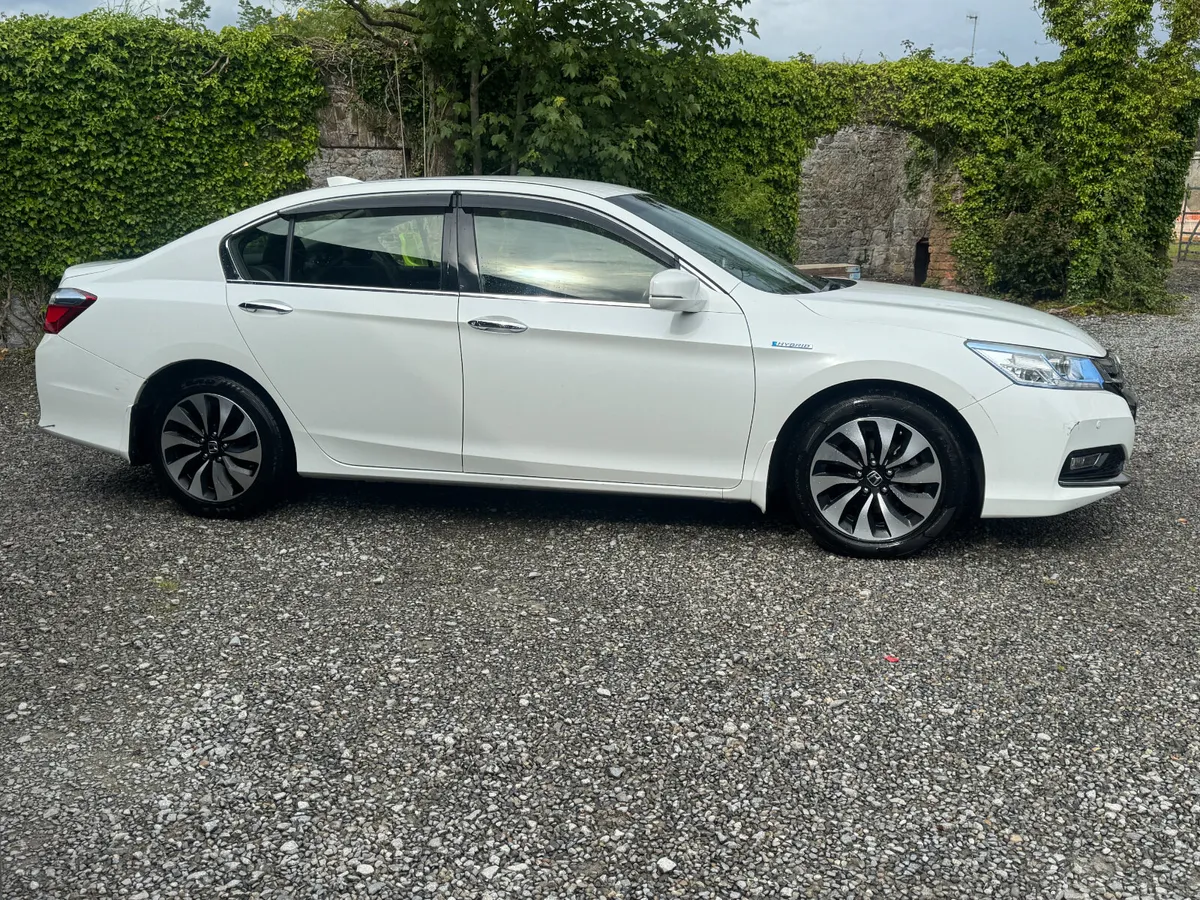 2015 Honda Accord 2.0 Hybrid - Image 2