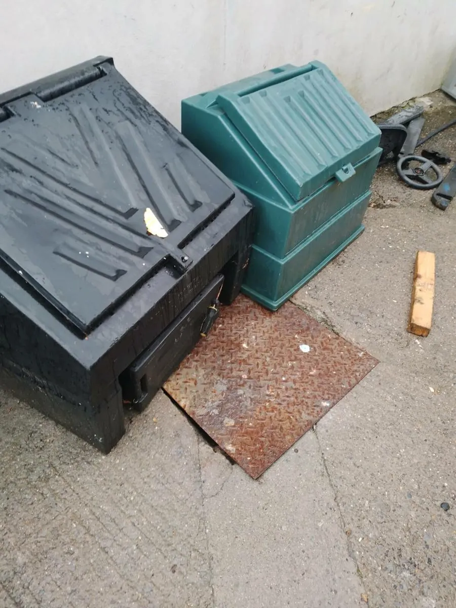 2 bunkers coal and fire wood - Image 1