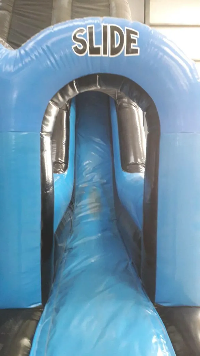 Bouncy castle slide - Image 2