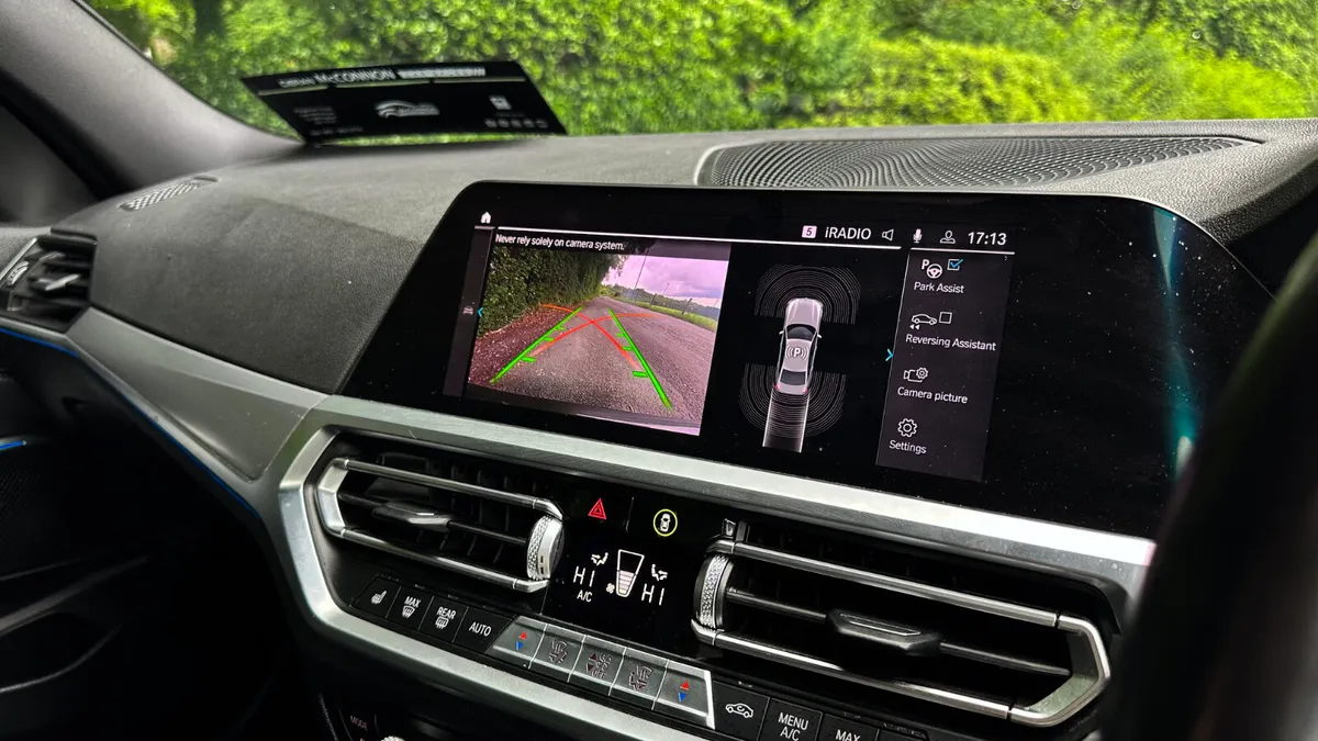 2020 (202)  BMW 330e M-SPORT 290BHP - Image 3