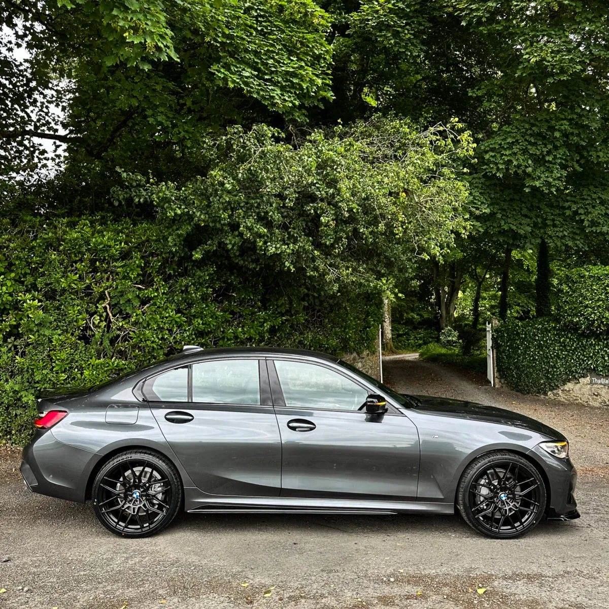 2020 (202)  BMW 330e M-SPORT 290BHP - Image 2