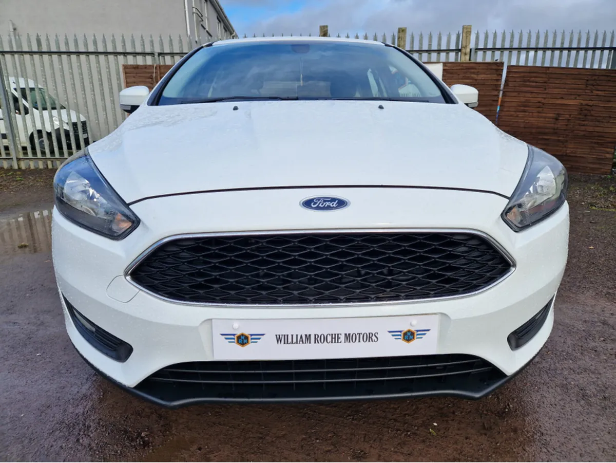 Ford Focus ZETEC 1.6 TDCI 95PS 4DR - Image 3