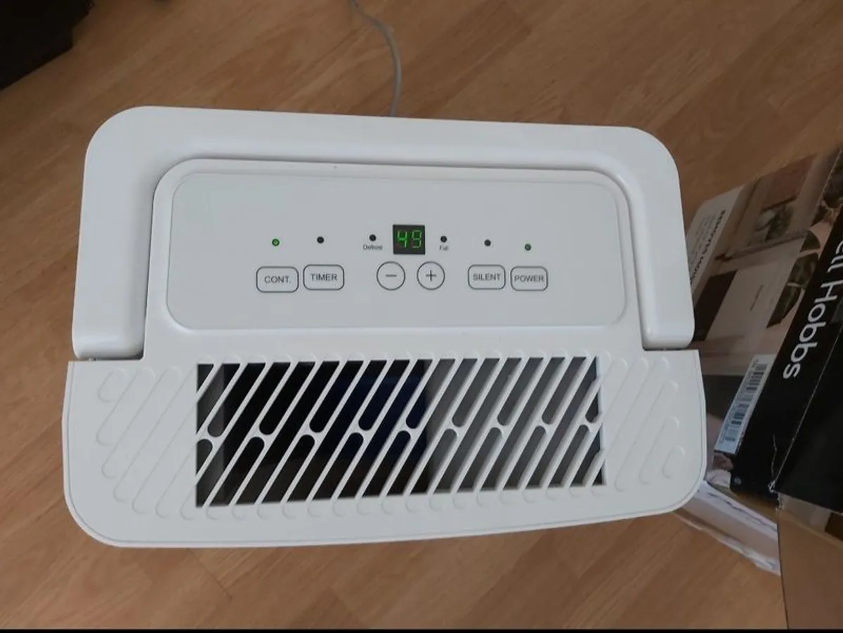 Russel Hobbs dehumidifier  10 litre - Image 2