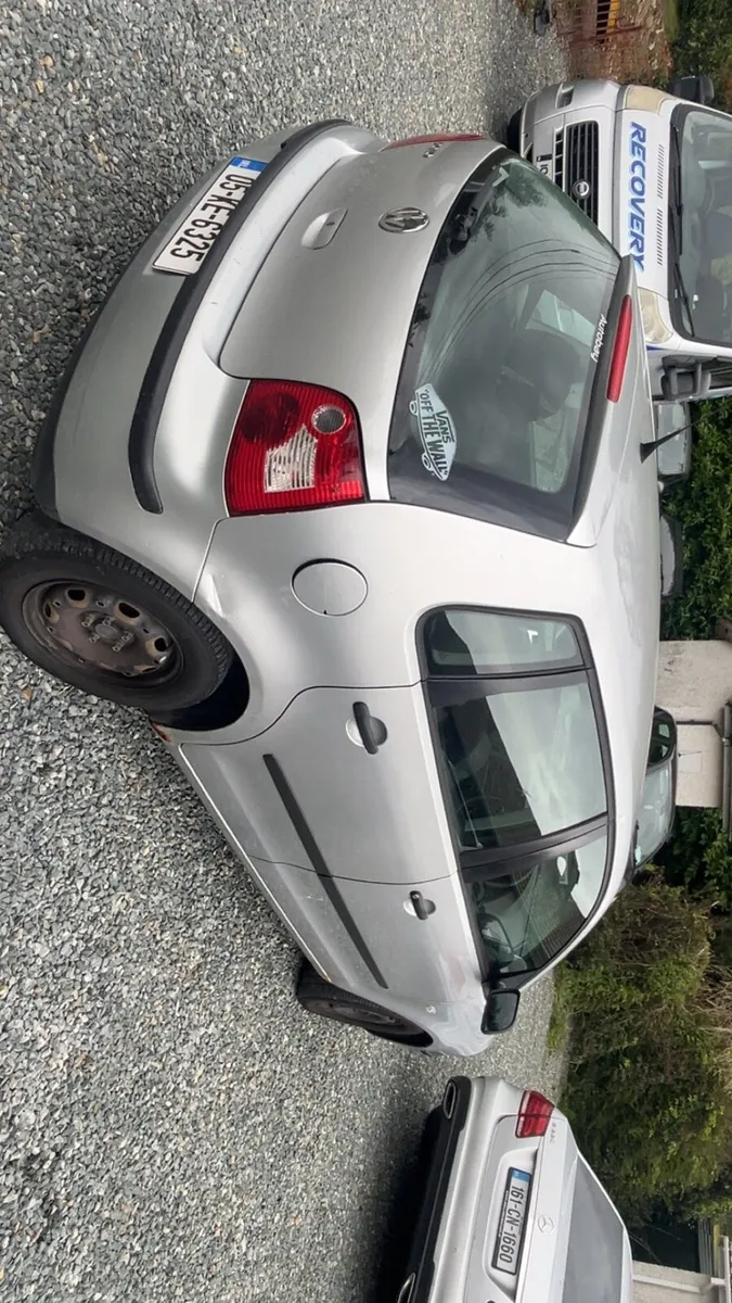 Volkswagen polo - Image 4