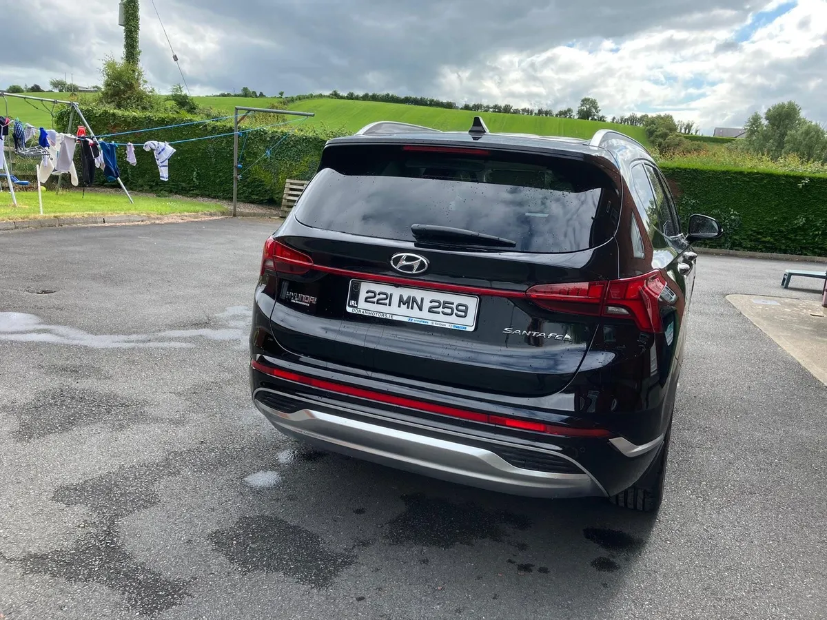 Hyundai Santa Fe 2022 - Image 3