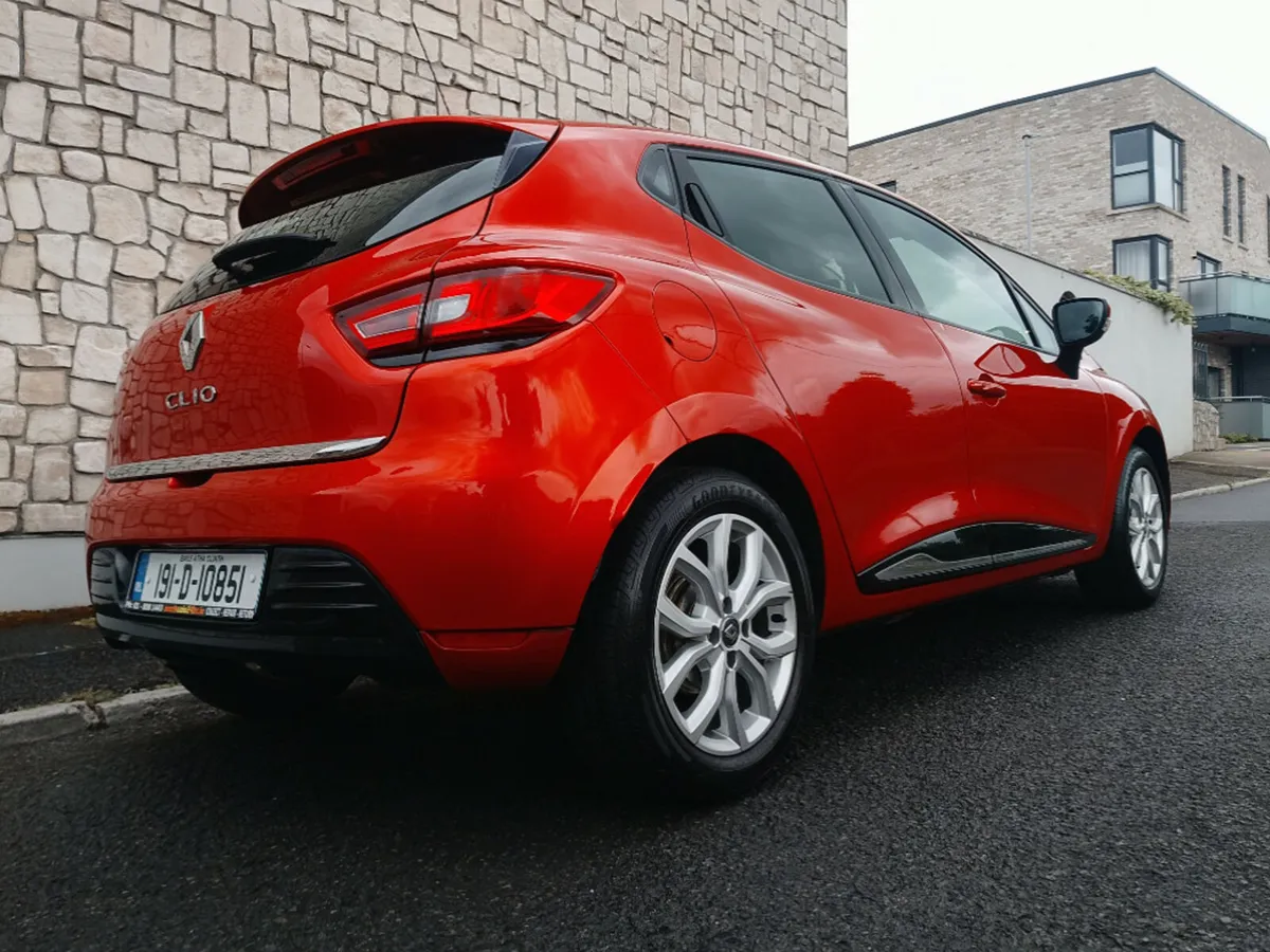 Renault Clio IV Dynamique NAV TCE 90 M 4DR - Image 3