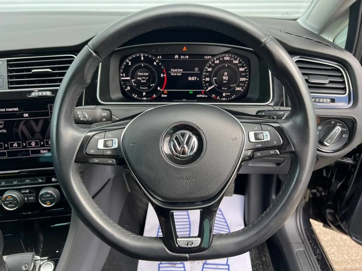 Volkswagen Golf HIGHLINE 2.0 TDI ** HUGE SPEC ** / - Image 4