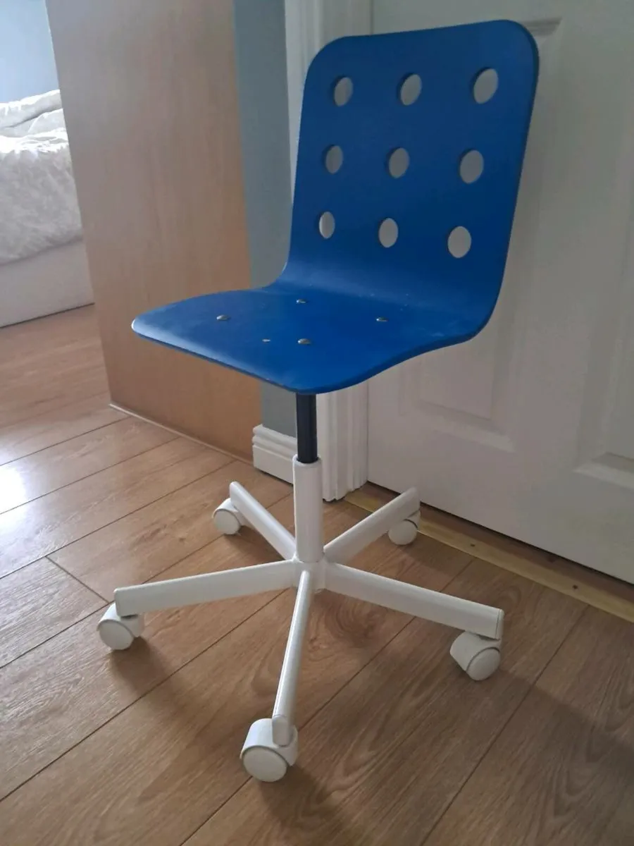 Childs Chair - Image 1