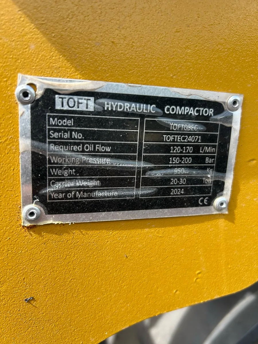 New Toft cat 320 whacker plate for 20-30t digger - Image 3
