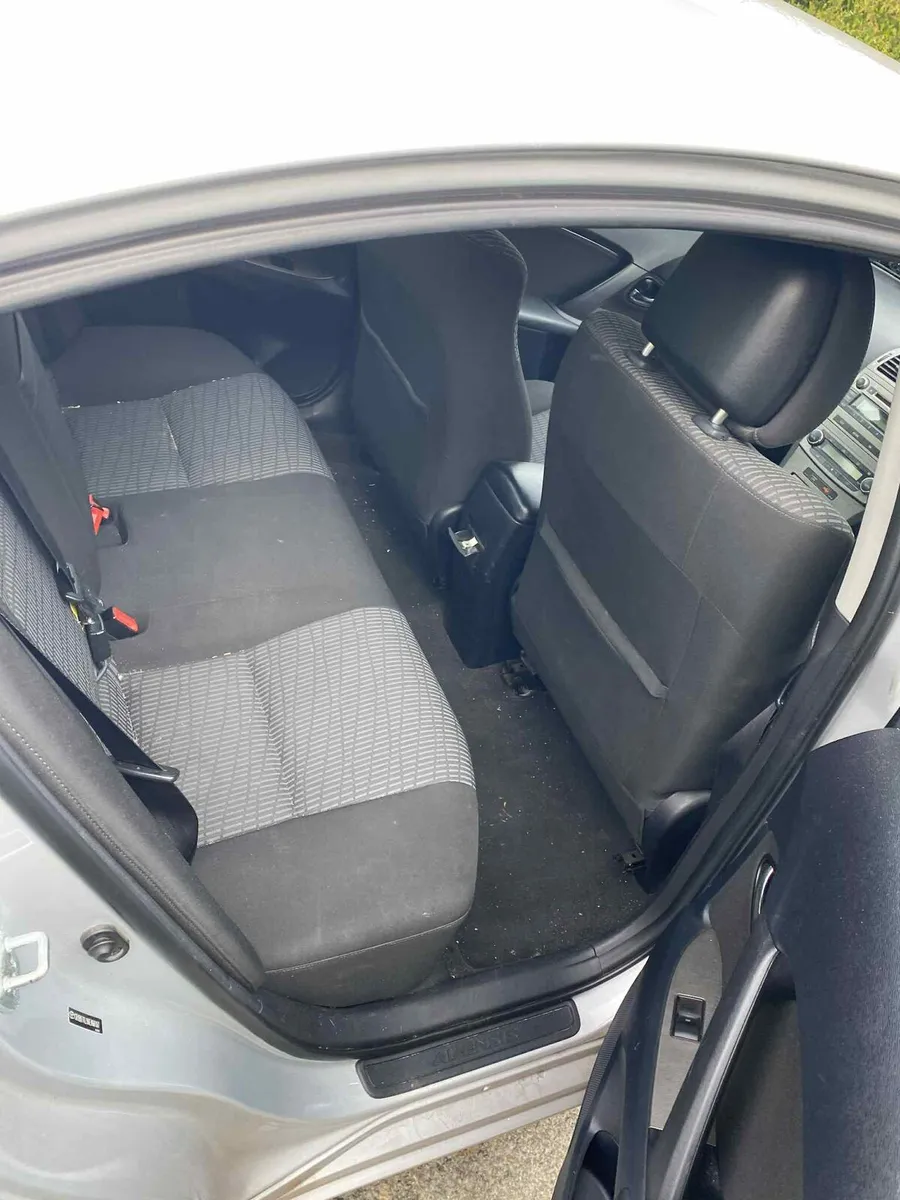 Toyota avensis - Image 4