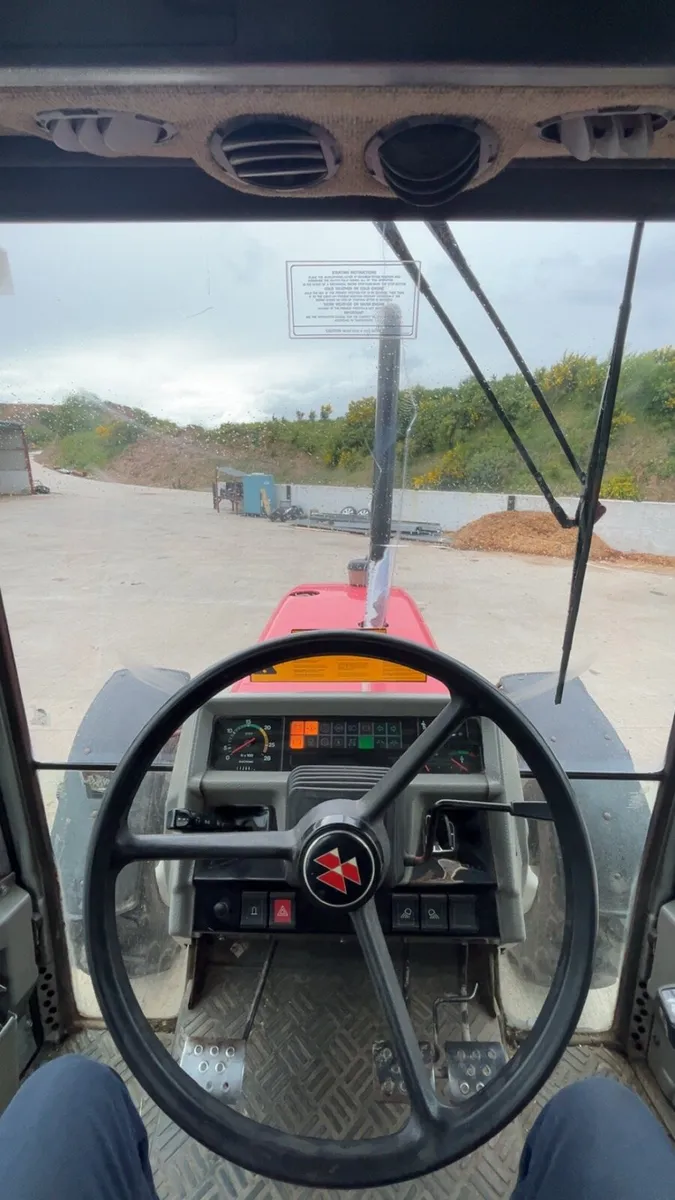 Massey 3085 - Image 3