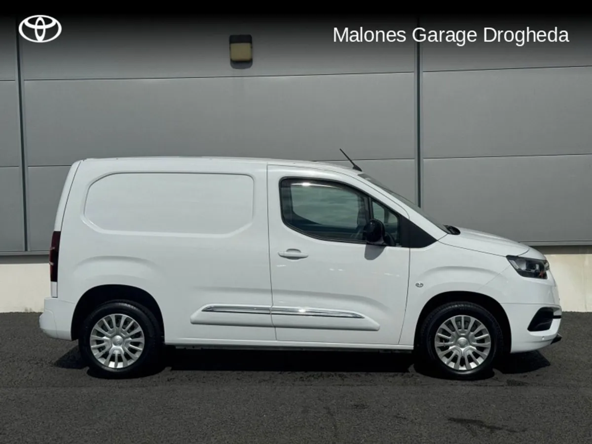 Toyota Proace 1.5 GX SWB 1000KG PR 3DR - Image 3