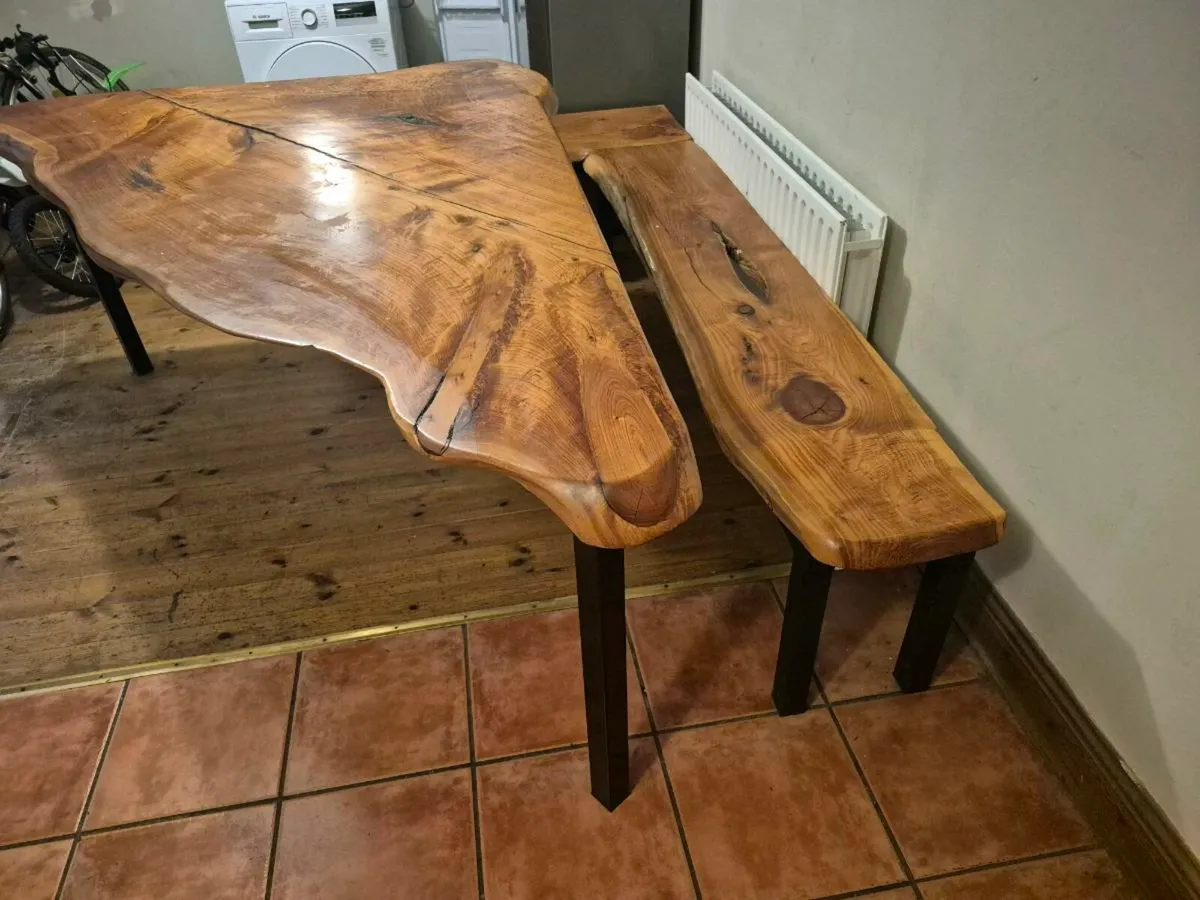 Kitchen table - Image 1
