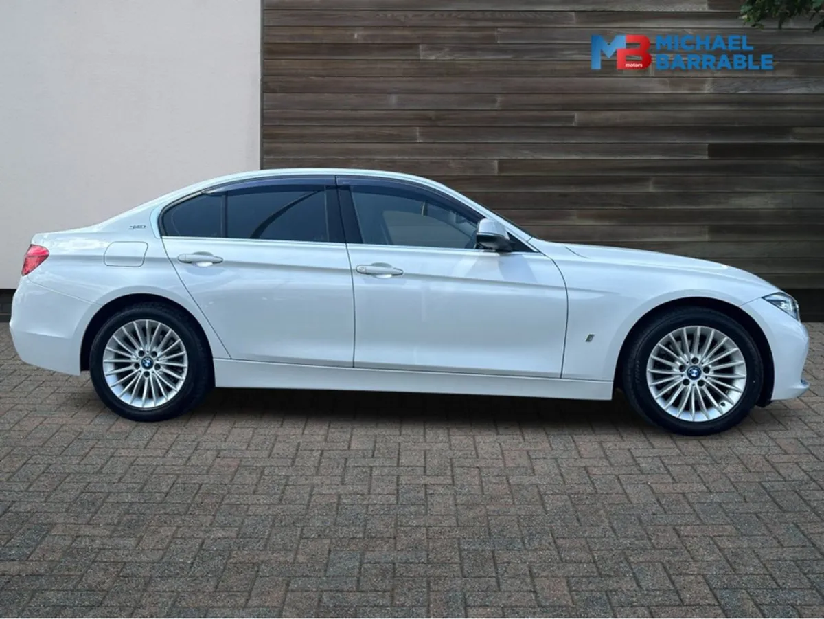 BMW 3 Series 2.0l Petrol Plug-in Hybrid - Image 2