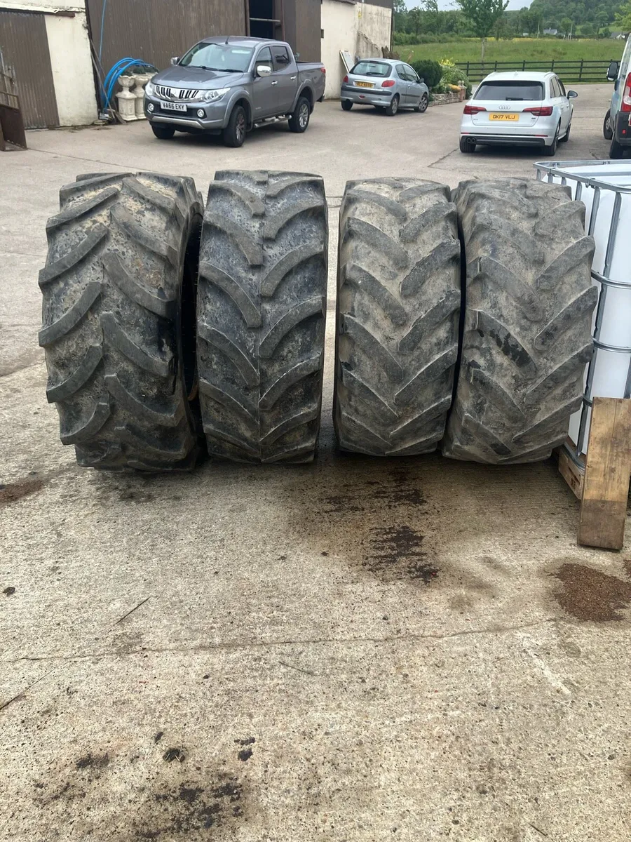Shovel tyres - Image 1