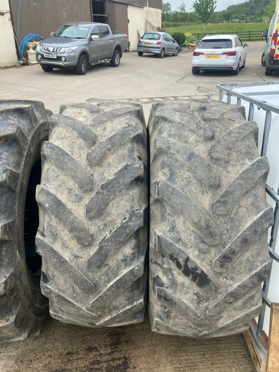 Shovel tyres - Image 2