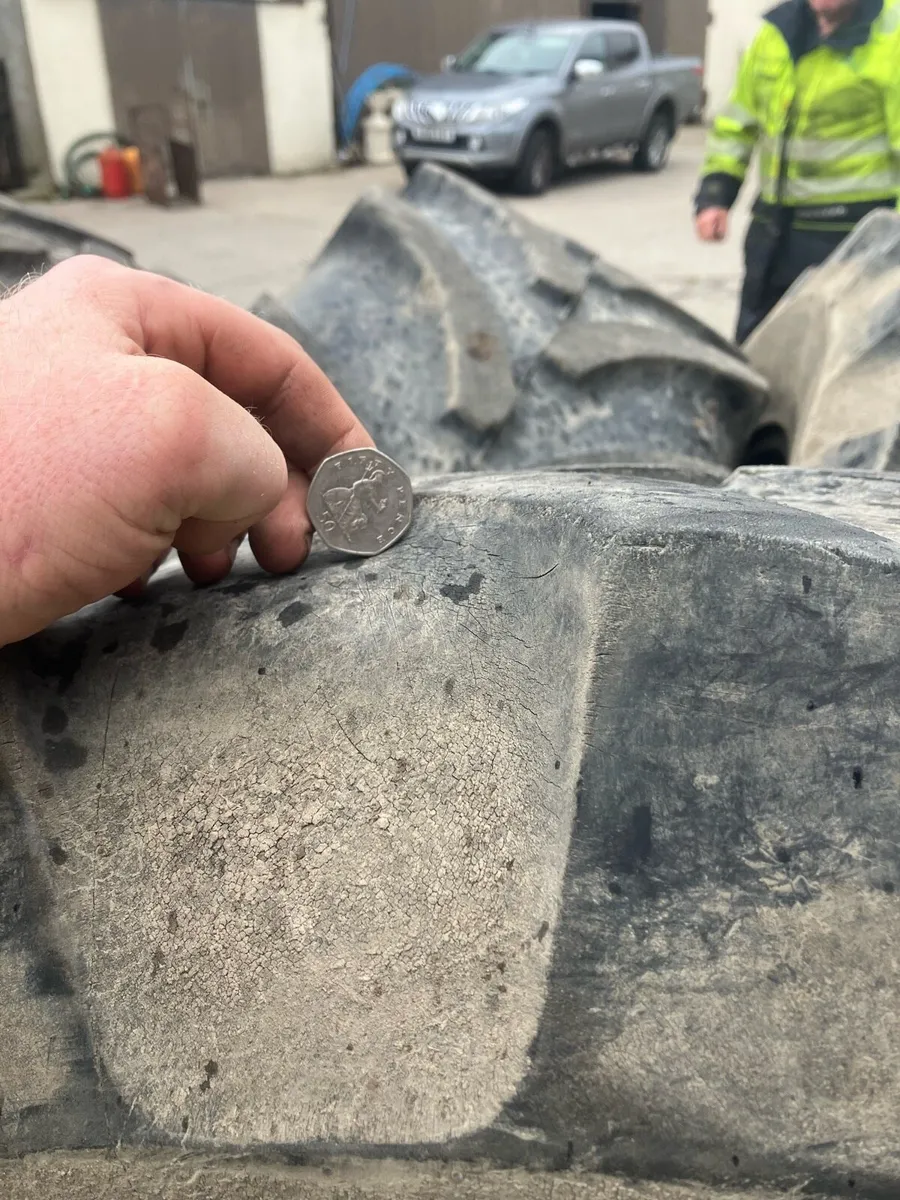 Shovel tyres - Image 4