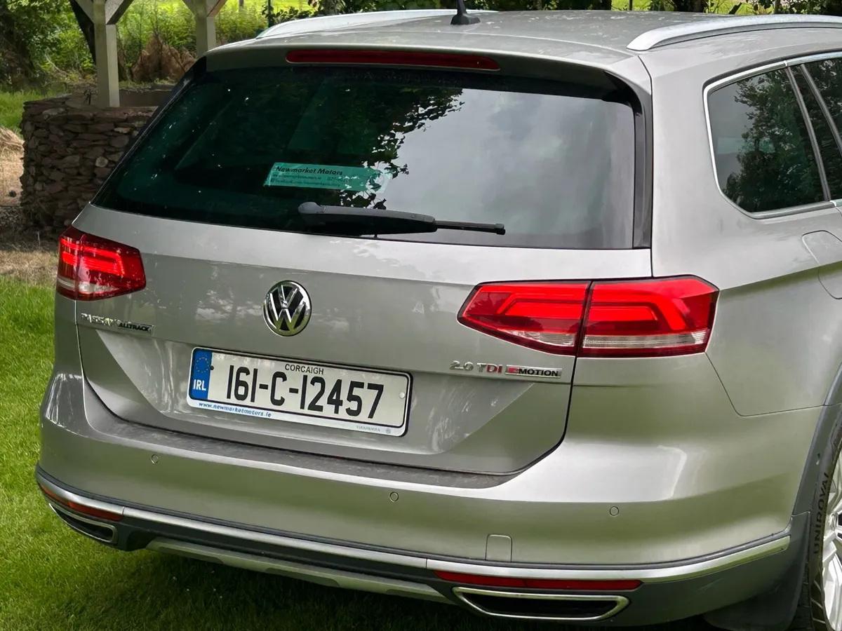 VW Passat Alltrack 4WD 190bhp automatic - Image 4