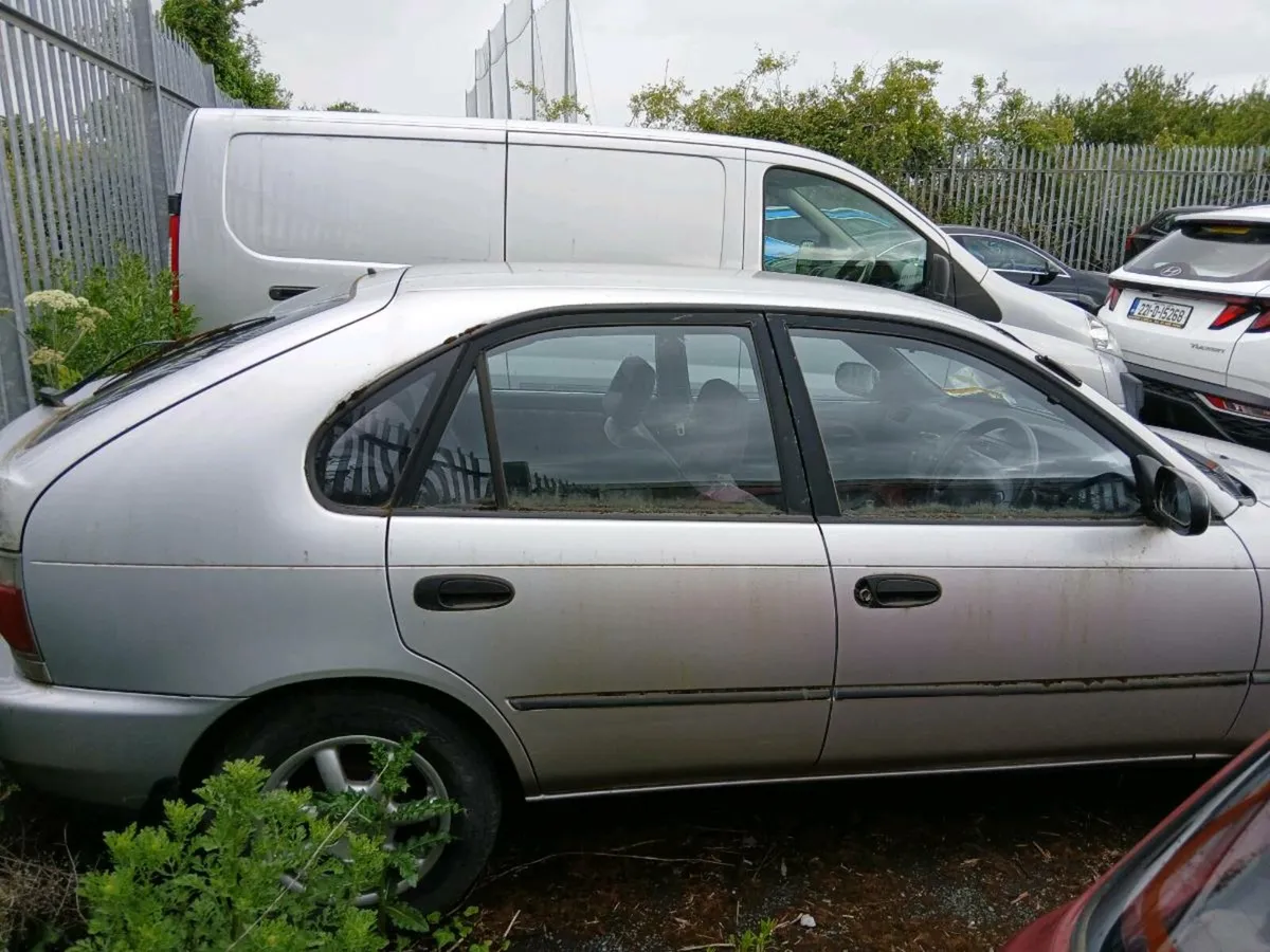 2 TOYOTA 1997 TOYOTA STARLETS AND 1997 COROLLA - Image 3