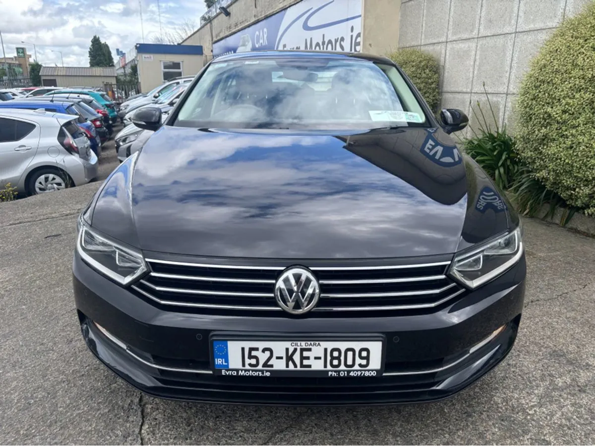 Volkswagen Passat Saloon Comfortline Automatic 1. - Image 2