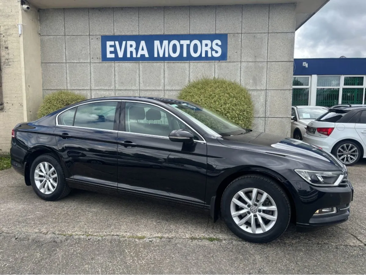Volkswagen Passat Saloon Comfortline Automatic 1. - Image 3