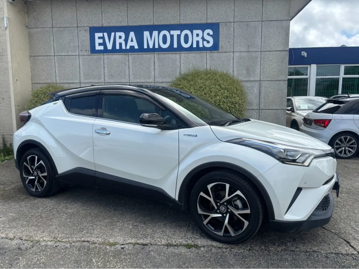 Toyota C-HR SOL Hybrid Automatic 1.8 Petrol //hig - Image 3