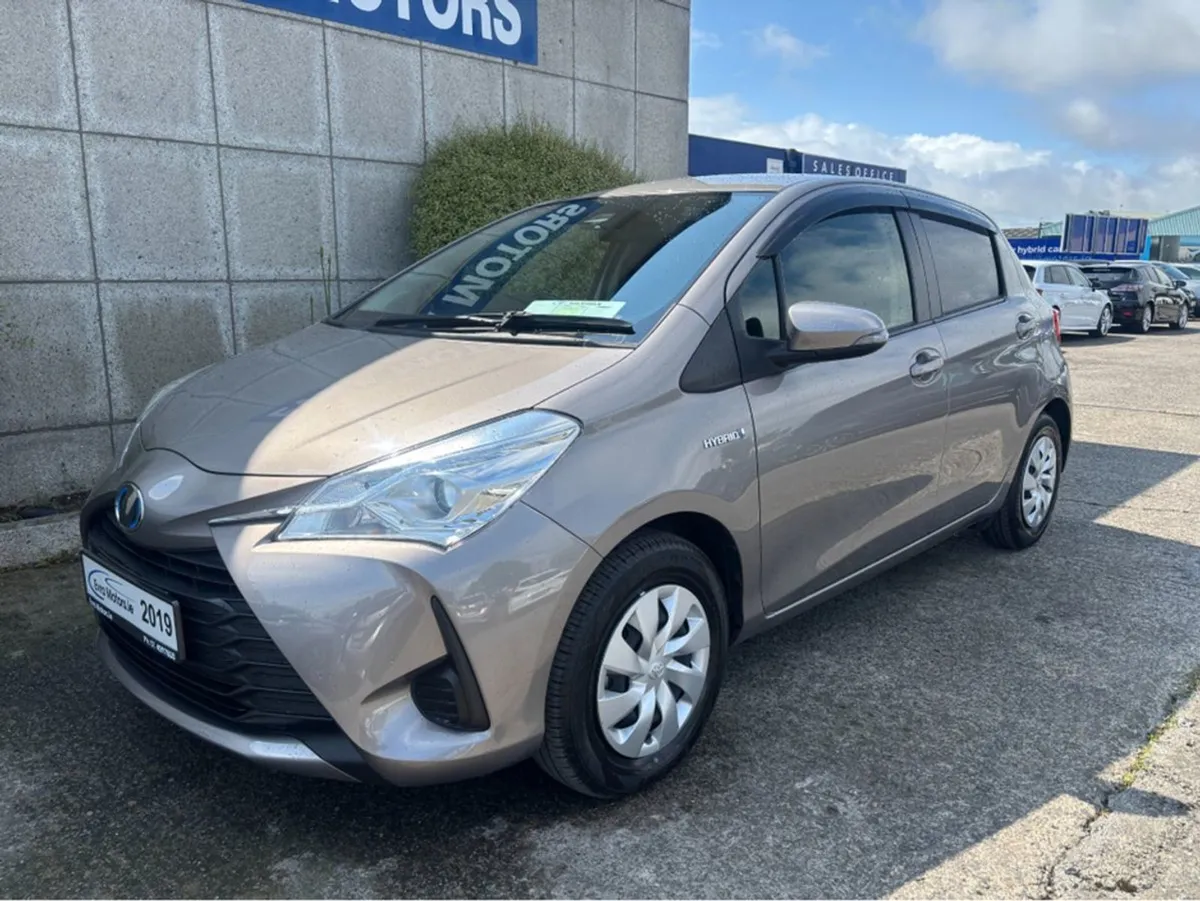 Toyota Vitz Yaris Hybrid Automatic 1.5 Petrol - Image 4