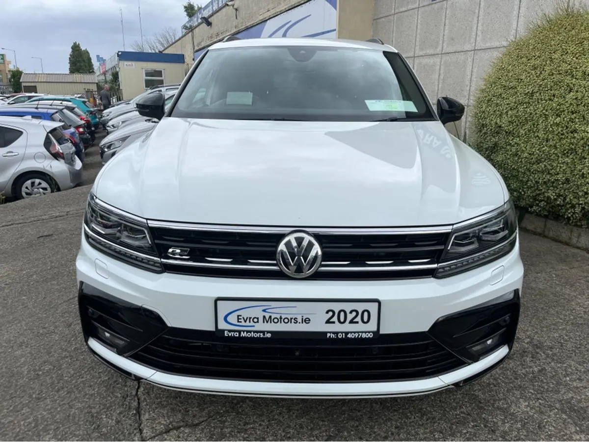Volkswagen Tiguan R-line Automatic 4 Motion 2.0 D - Image 2
