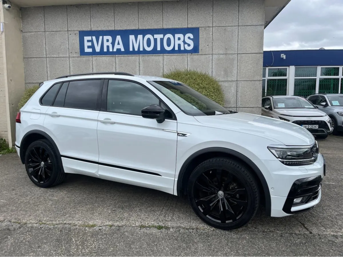 Volkswagen Tiguan R-line Automatic 4 Motion 2.0 D - Image 3
