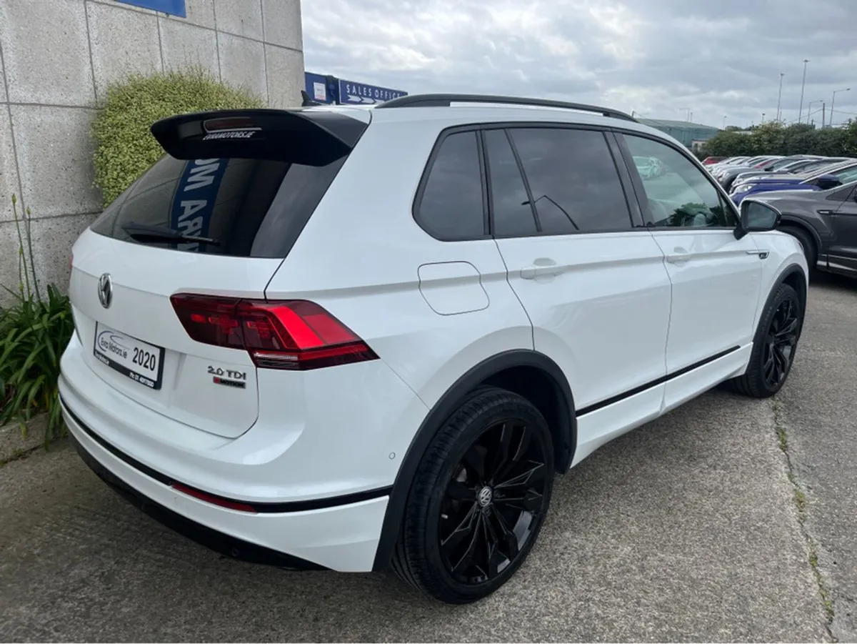 Volkswagen Tiguan R-line Automatic 4 Motion 2.0 D - Image 4